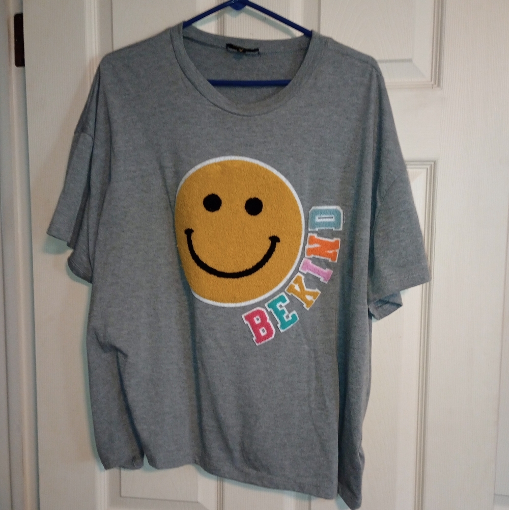 Gray Tee with Yellow Smiley Be Kind Graphic Size XL